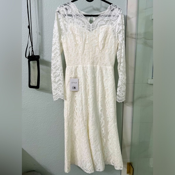 Brand New Lace Dress Perfect for courthouse wedding - Picture 5 of 5